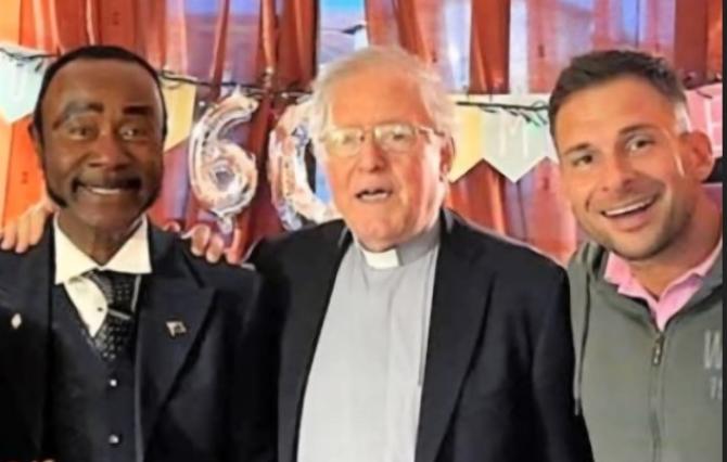 Da sinistra: Alfa, monsignor Franco Givone,  il vicesindaco Daniele Baglione