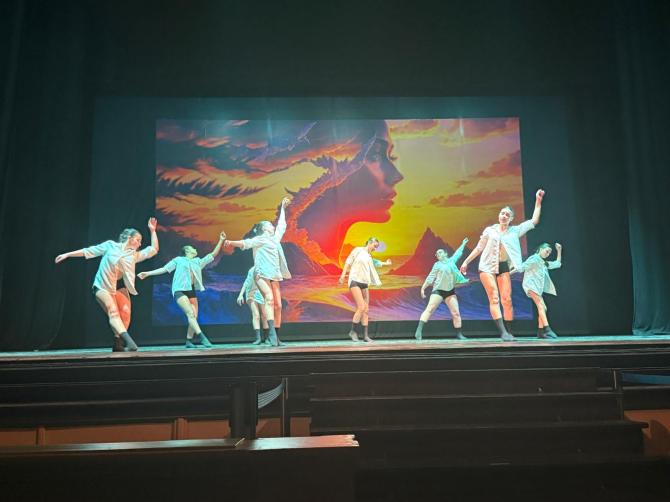 Il futuro in scena: al Teatro Civico la passione dei giovani e la solidariet&agrave; del Gran Gal&agrave; della Danza
