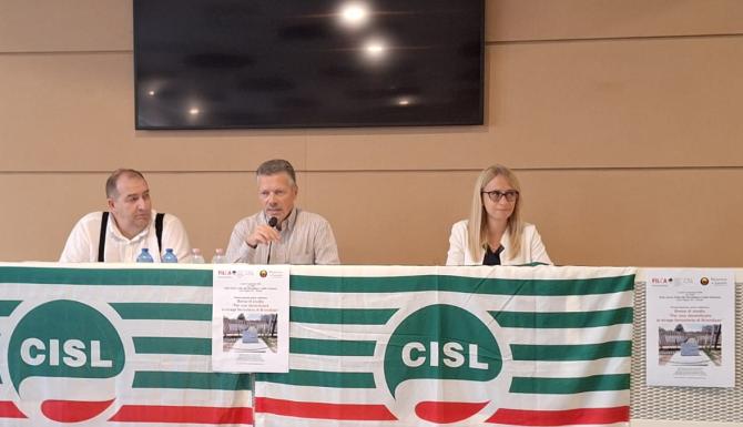 Da sinistra: Carlo Rivellino, Massimiliano Quirico ed Elena Ugazio, segretario generale Cisl Piemonte Orientale