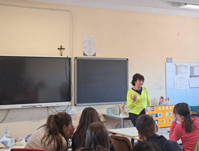 Crescentino: scuola Caretto, dottoressa Navazzotti