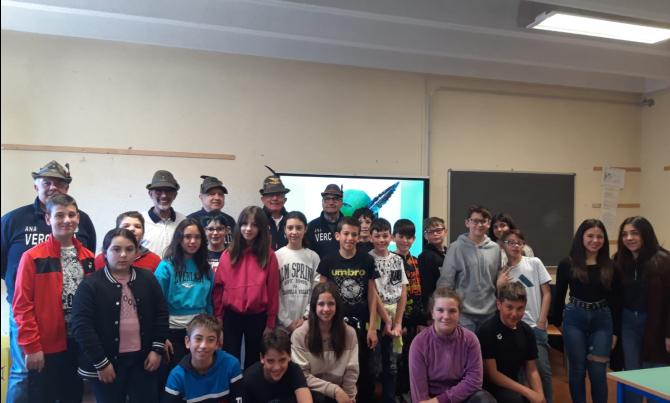 Crescentino: alpini alla scuola Caretto