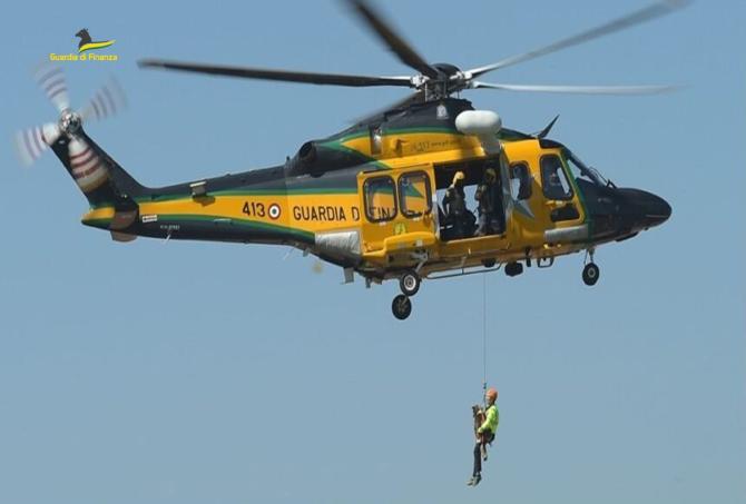 Elicottero Guardia di finanza