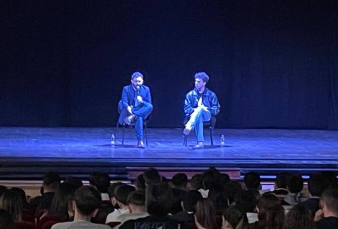 Lorenzo FRagola e Mameli al Teatro Civico di Vercelli