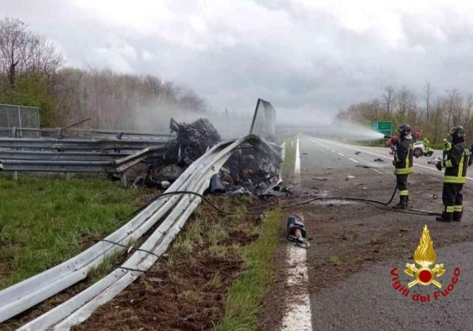 Alice Castello:  due persone decedute sul raccordo A4 - A5