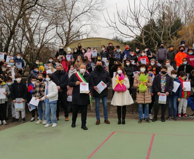 "Fai fiorire la tua città": 2900 bulbi di tulipano per gli studenti