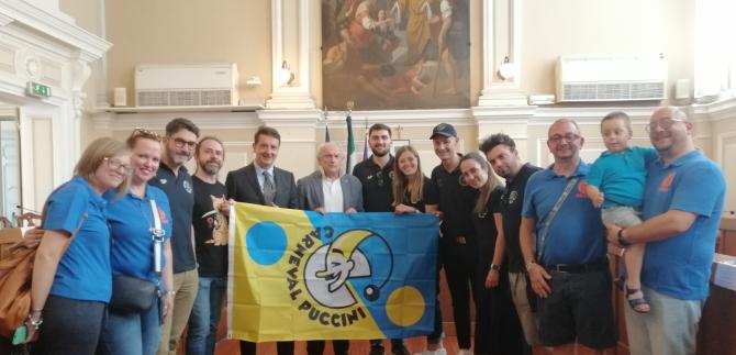 Da Viareggio arrivano il gruppo Carneval Puccini e Gambe di Merlo 