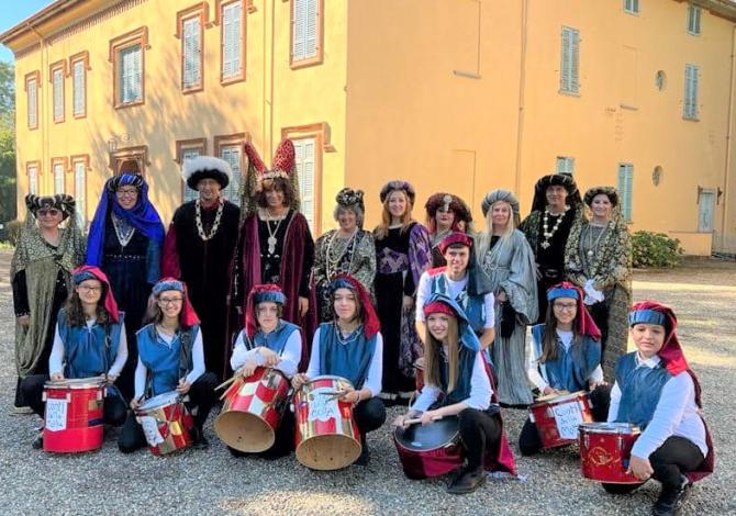 Vercelli: un corteo da... disegnare