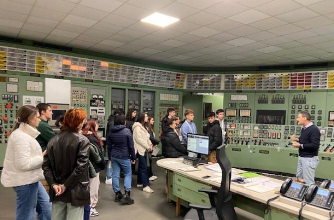 Pmi Day: studenti Scientifico Avogadro alla Fermi di Trino