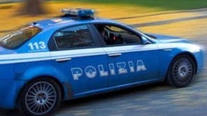 Fuggono su un'auto rubata: inseguimento da Biella a Vercelli