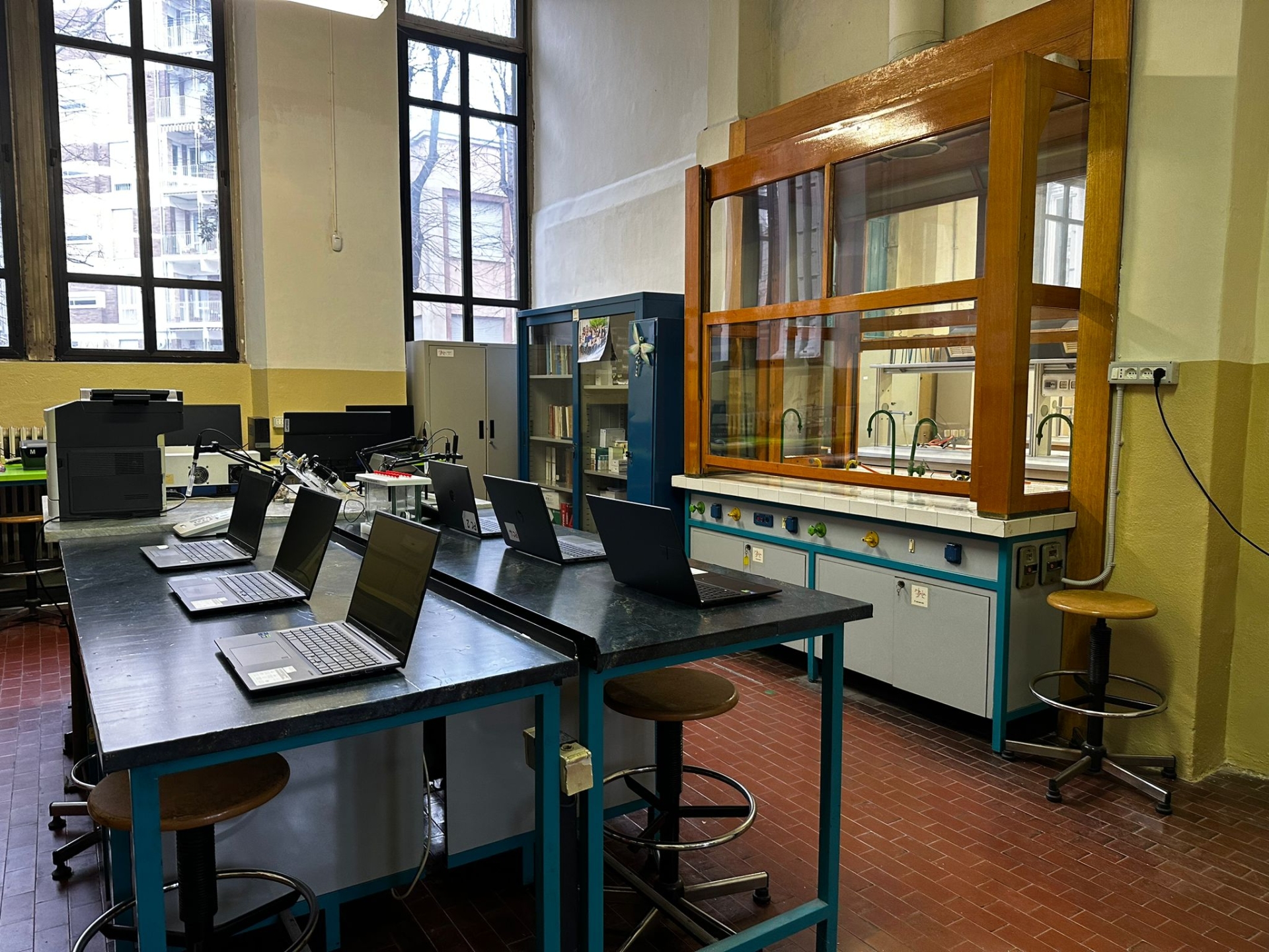 Iti Faccio laboratorio analisi chimica