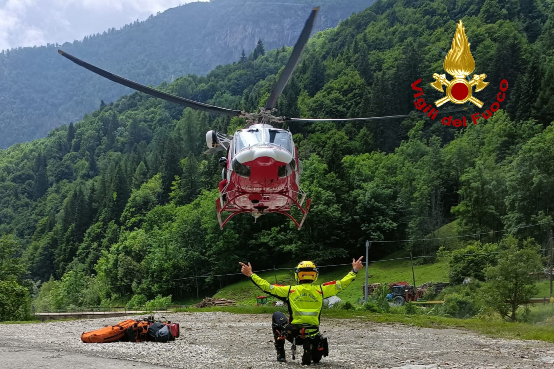Elicottero vigili del fuoco
